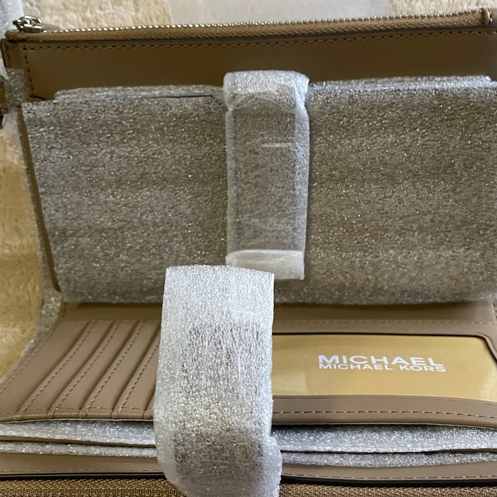 Michael Kors Ombre Beige Brown MK Zip Wristlet - Picture 5 of 6